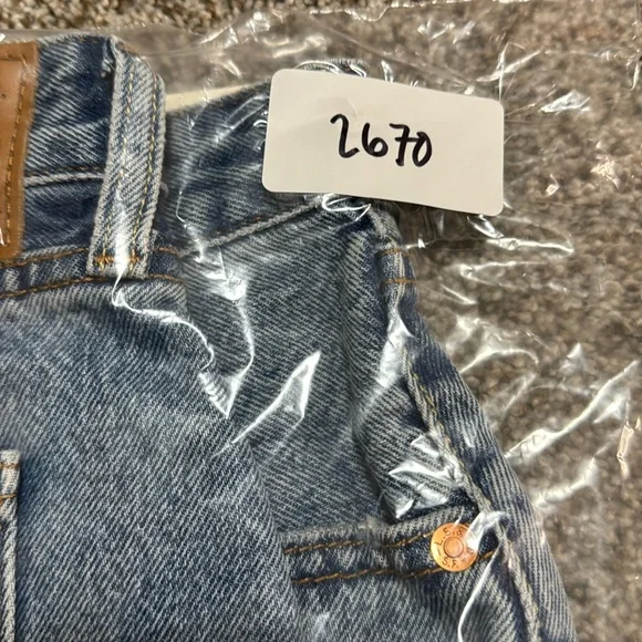 LEVIS Women’s Remade Denim Icon Skirt size 30 - Picture 10 of 10